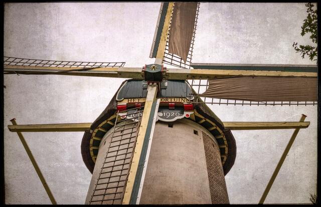 Windkraft, noch gab es keine Dampsfmaschine.