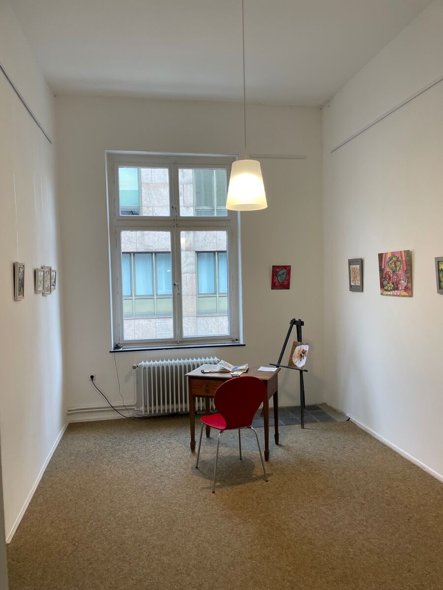"Improvisiertes Atelier" von Tetiana Shvartsman in der Beletage der Jahresausstellung 2024 | Foto: MMKM - Museum Moderne Kunst Mülheim