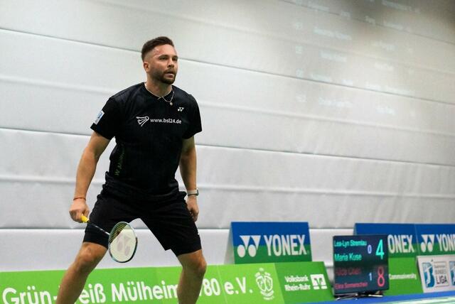 Vasily Kuznetsov peilt die Lage | Foto: Grün-Weiß Mülheim