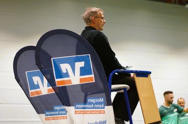 Er sagt, wie gespielt wird | Foto: Grün-Weiß Mülheim