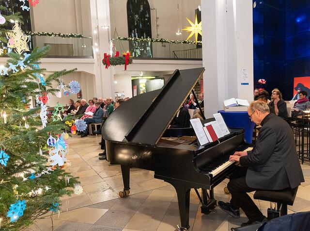 Musikalisch begleitet wurde die Beauftragung von Kreiskantor Thomas Rudolph. | Foto: Kirchenkreis Essen/Achim Pohl