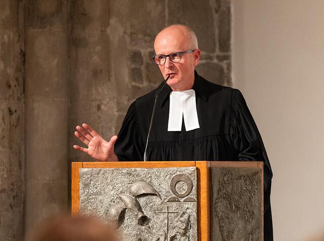 Pfarrer Wilfried Diesterheft-Brehme leitet die Ausbildung; er hielt die Predigt. | Foto: Kirchenkreis Essen/Achim Pohl