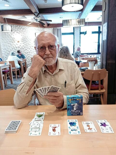 Ach mit fast 80 Jahren hat Martin Schlegel noch immer Spaß am Spielen. | Foto: Schlegel