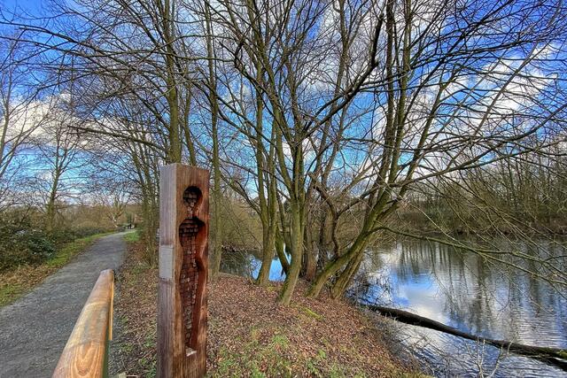 Svenja Neuendorf und Roland Giersch: Wächterin, Kleine Latumer Brücke (2023) | Foto: ©Margot Klütsch