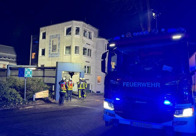 Brand im Martin-Luther-Krankenhauses - Eine Person lebensgefährlich, sechs weitere leicht verletzt  | Foto: Feuerwehr Bochum