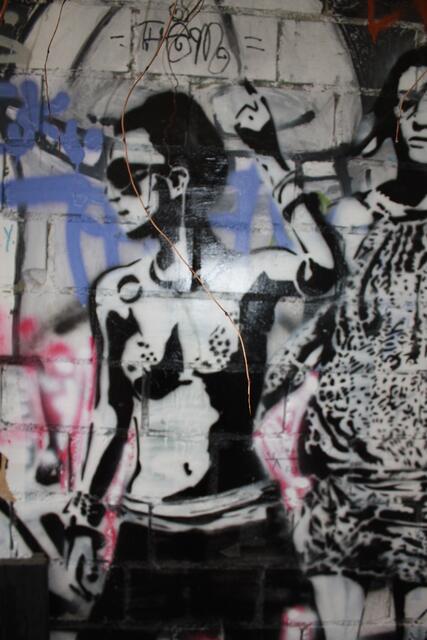 LA REVOLUTIONARIA ...NO PASARAN
Hackesche Höfe Berlin
Fotografiert und am PC gerettet, fished by BRONCO54 | Foto: Fotorechte by Bronco54 und Fotoarchiv and ananymous Streetartist