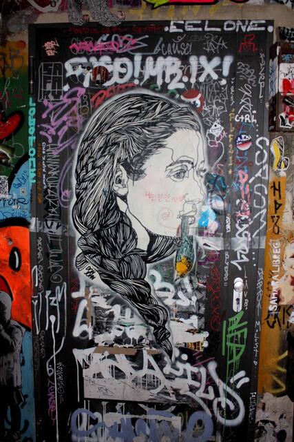 Hackesche Höfe
Bird and Mouth
Photograped by Bronco54
Arranged and finished | Foto: Ananymous ARTist and Bronco54