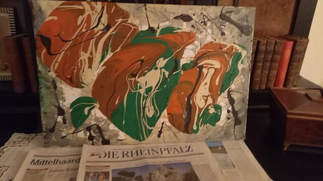 Landscape by Bronco54 with RHEINPFALZ and some old books (Theodor Körner, Hl. Schrift)
Bronco54
Foto Irena Maria Merkel | Foto: Fotorechte by Bronco54 und Fotoarchiv Merkel und Merkel