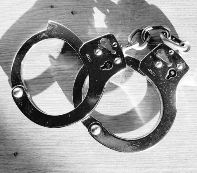 Bild Schepers / Text Polizei Wesel / Polizeibeamte nehmen Drogendealer vorläufig fest