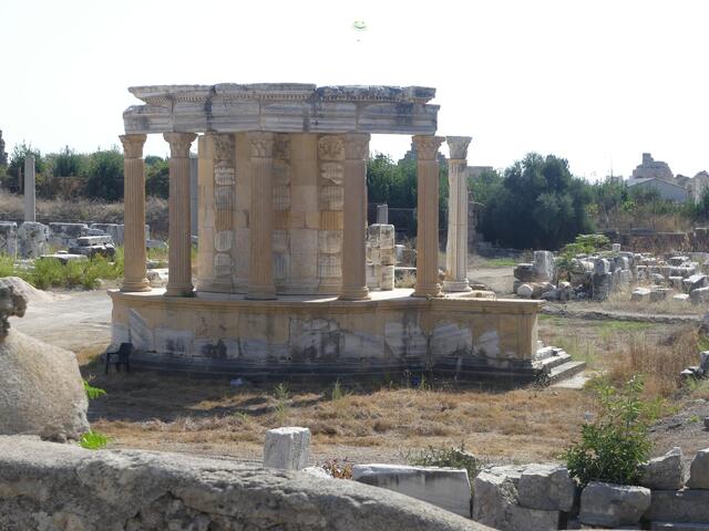 
Tyche Tempel