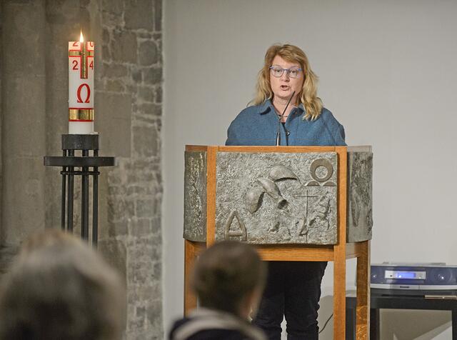 Susanne Abel leitet die Ökumenische TelefonSeelsorge Essen. Ihren Dienst hat die Gemeindepädagogin, Dipl. Sozialpädagogin und Supervisorin am 1. Januar 2025 angetreten. | Foto: Kirchenkreis Essen/Alexandra Roth