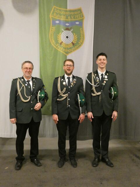 Adjudanten - Frank Schmitt , Cedric Lobert , Meeno Schlender 