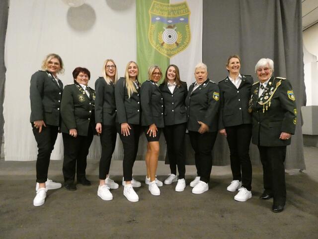 Anita Stricker , Marianne Scheiter , Lea Niebecker , Sophie Stricker , Anja Schulte , Pia Lobert , Nadine Struck , Anke Zernikow und Luzie Schröter 