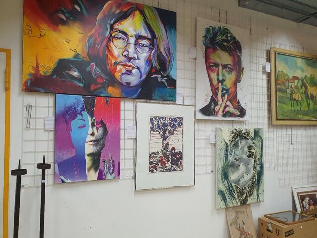 Elieferungen der Merkel Collection für die Auktionen Ende Dezember 24 | Foto: Henrys, Merkel Collection