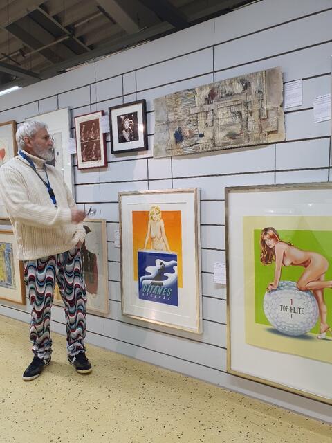 Bronco54 and the naked Ladies, Screenprint signed by Mel Ramos | Foto: Irena Merkel,Fotoshooting at HENRYS,FotoArchiv Merkel und Merkel