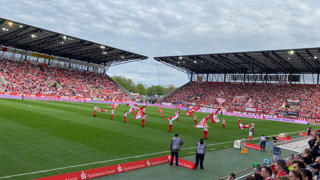 Die FDP-Fraktion setzt sich für einen schnellen Eckenschluss im Stadion an der Hafenstraße ein, unabhängig davon, ob Essen Austragungsort der WEURO 2029 wird, oder nicht!