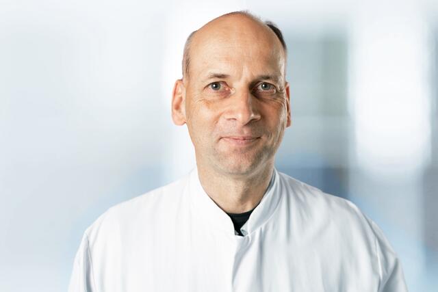 Matthias Kreutzenbeck, kommissarischer Direktor der Klinik für Pneumologie, Allergologie, Schlaf- und Beatmungsmedizin an den Evangelischen Kliniken Essen-Mitte. | Foto: KEM