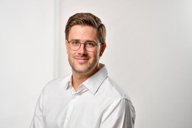 Dr. Ulrich Suter informiert über schnellenden Finger &amp; Co. | Foto: Contilia