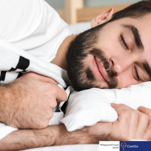 Fast jeder zweite Mensch leidet ständig oder gelegentlich unter Schlafstörungen. Schlechter Schlaf kann die Leistungsfähigkeit und Lebensqualität beeinträchtigen. Endlich gut schlafen ist der Wunsch vieler. Welche Formen, Ursachen und Behandlungen gibt es? Und was können Sie dagegen tun? Das wird Thema beim ersten Seelengespräch am Mittwoch, 12. März, 16 Uhr, sein.  | Foto: Canva