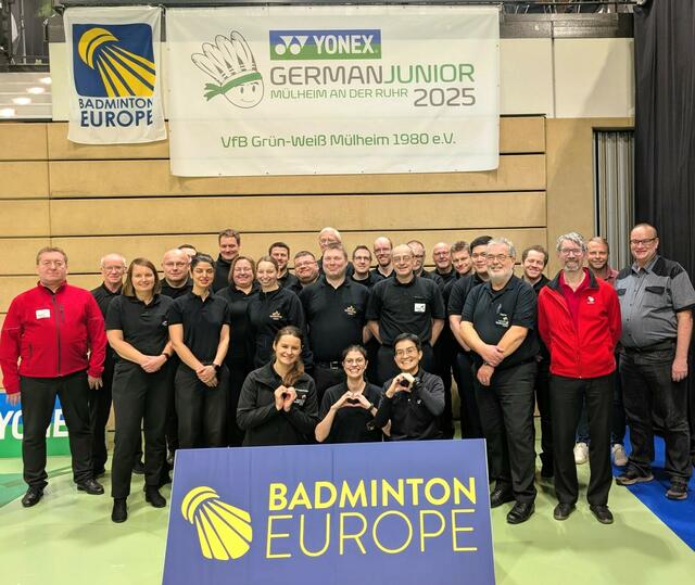 Soo viele Schiedsrichter! | Foto: Grün-Weiß Mülheim