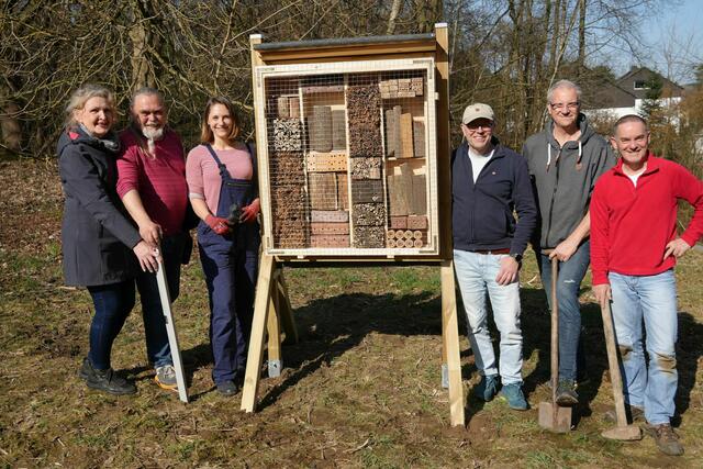 (die Naturschutzgruppe des SGV Dortmund-Aplerbeck von links nach rechts: 
Danuta Rzepka, Ralph Ludwig, Lena Beneke (Teamleiterin) Andreas Hilbrand, 
Andreas Hammer, Michael Liskatin)
