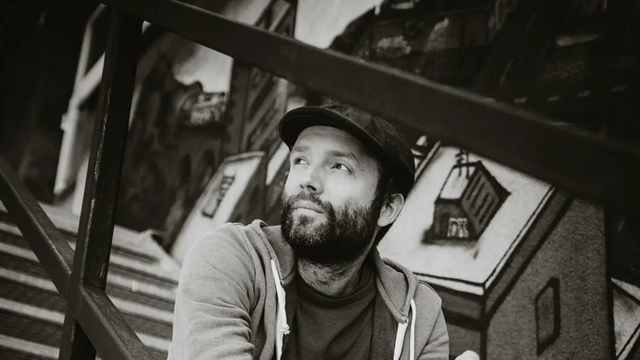 Marc-Uwe-Kling hat mit seinen Töchtern jetzt den zweiten Teil der Spurenfinder-Reihe veröffentlicht. Foto: Sven Hagolani