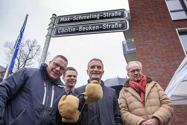 So geht’s per Bürgerantrag ! Die Max Schmeling Straße in Düsseldorf Benrath wurde eingeweiht . 