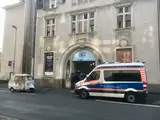 "Der WÜNSCHEWAGEN" - ein komplett ausgerüstetes Krankenfahrzeug stellt der ASB - Arbeiter Samariterbund mit ehrenamtlichen Helfern bereit, um schwerstkranken Menschen einen "letzten Wunsch" erfüllen zu können. Das Projekt ist auf Spendengelder angewiesen! | Foto: Mülheimer Kunstverein KKRR