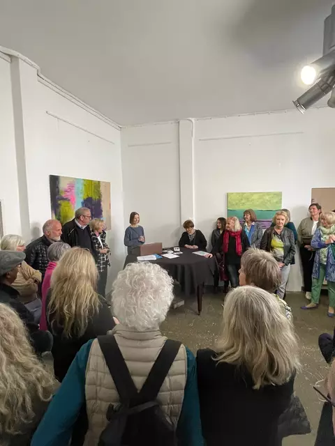 Blick in eine der letzten Ausstellungen mit Dr. Jutta Höfel | Foto: Mülheimer Kunstverein und Kunstförderverein Rhein-Ruhr, KKRR