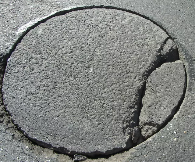 Dem Essener Oberbürgermeister wird von Bürgern der Spitzname "Authomas Kufen" verliehen. Ein Besuch der Gladbecker Straße zeigt hör-, riech-, sicht- und spürbar, warum.