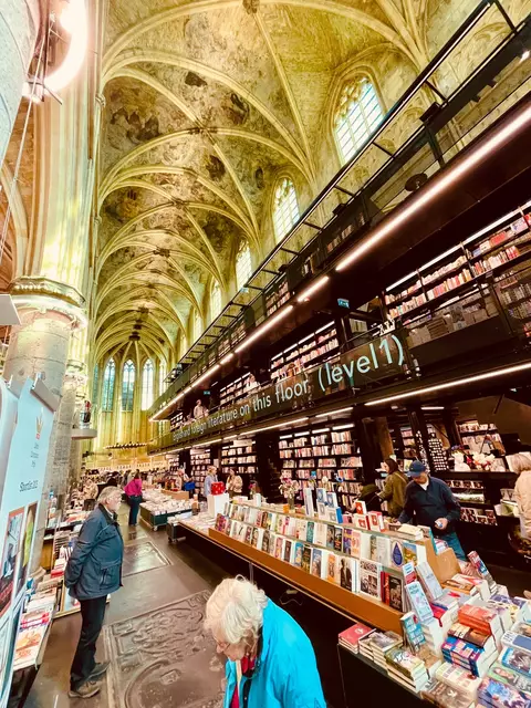 Alte Kirche - neue Nutzung: Bookstore in Maastricht | Foto: Mülheimer Kunstverein und Kunstförderverein Rhein-Ruhr, KKRR