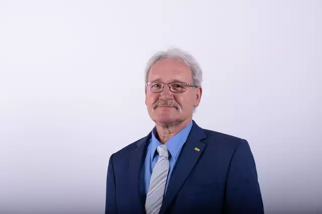 Hans-Peter Schöneweiß, Vorsitzender der FDP-Fraktion im rat der Stadt Essen, spricht sich für eine "Durchstreckung" der A 52 aus.