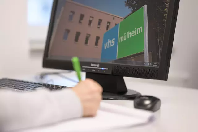 Urheber: Uwe Ernst
Copyright: VHS Mülheim an der Ruhr