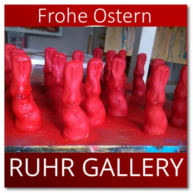 Installation "Armee der roten Osterhasen" von Manfred Dahmen (Amt für weiterbildende Fantasie, Mülheim, Ruhrstr. 3 / Delle 54-60) | Foto: MMKM Museum Moderne Kunst Mülheim, Ruhrstr. 3