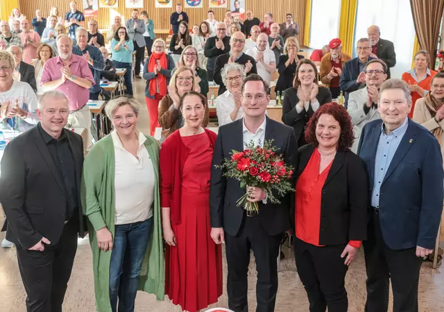 Auf dem Foto abgebildet sind (von links nach rechts): Dirk Leistner (BM-Kandidat Witten), Melanie Witte-Lonsing (BM-Kandidatin Hattingen), Iris Stalzer (BM-Kandidatin Herdecke), Jan-Christoph Schaberick (Landratskandidat), Birgit Schniedermeier (BM-Kandidatin Sprockhövel) und Frank Hasenberg (BM Wetter). Nicht abgebildet ist Claus Jacobi (BM Gevelsberg). Foto: Bernd Henkel