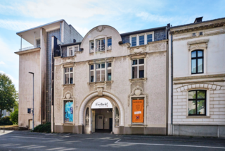 Location für Kunstengagierte in der Ruhrtalstadt Mülheim:  Die denkmalgeschützte VILLA ARTIS in der kleinen Ruhrstraße Nr. 3 / Ecke Delle  - am Innenstadtpark "Ruhranlage" neben dem "CASINO" | Foto: KKRR - Kunsthaus Mülheim