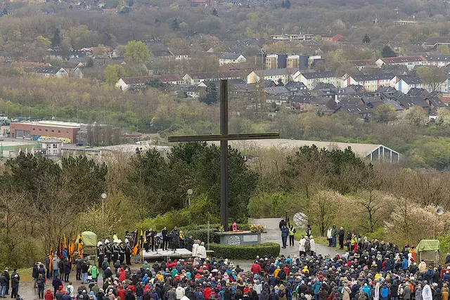 Abschlussandacht des Karfreitagskreuzwegs auf die Halde Haniel. Archivfoto: Achim Pohl | Bistum Essen
