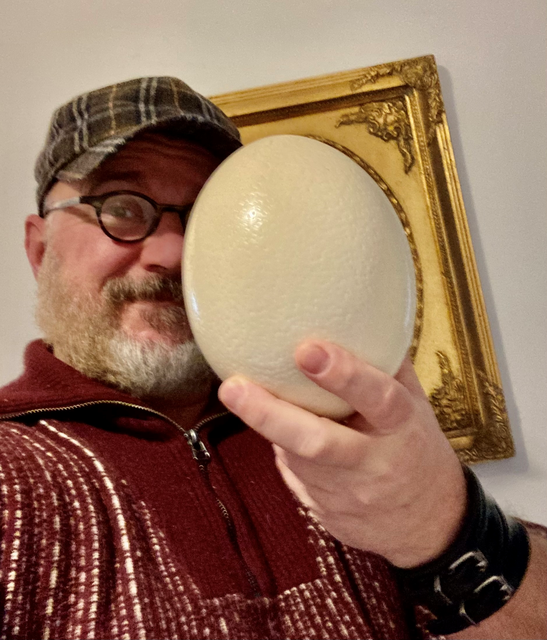 Unter Anleitung des Künstlers Jörg Mazur entstehen lustige und überraschende Fantasiewesen aus dem und im Ei, ganz nach den Vorstellungen der Teilnehmenden.
Foto: Farina Graßmann