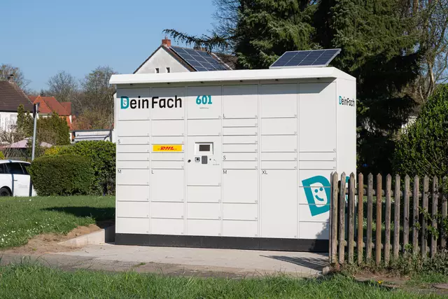 Die neue Paketstation an der Mühlenflötte in Bottrop sorgt für eine bequeme, nachhaltige und anbieteroffene Lösung für die Paketzustellung direkt vor der Haustür. | Foto: Vonovia / Bierwald