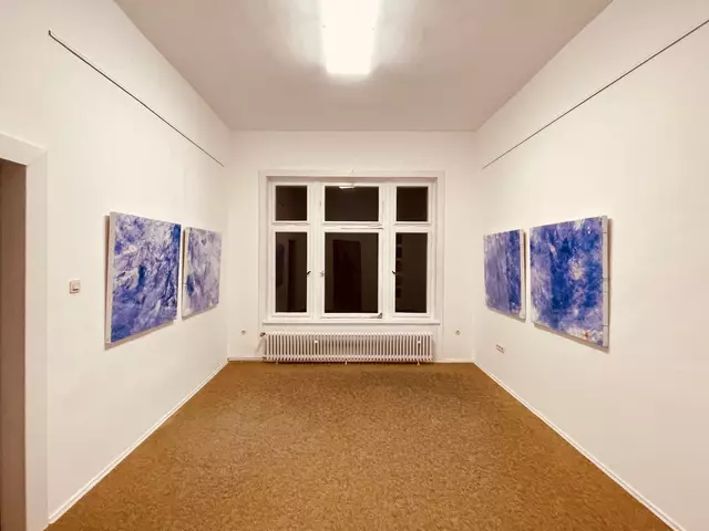Violett / Lila - die Farbe der Hoffnung
Werkreihe "Hope" von Manfred Dahmen in der Villa Artis | Foto: Mülheimer Kunstverein KKRR, Ruhrstr. 3