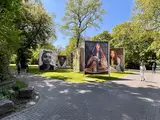 Der Mülheimer Kunstpark - wirkungsvoll mit Blickachsen inszeniert. Alle Gerüste sind aus Bambus-Stangen zusammengebaut. | Foto: Mülheimer Kunstverein KKRR, Delle 54-60