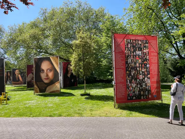 Alle Großplakate auf einem Blick - am Eingang von der Schloßbrücke aus. | Foto: Mülheimer Kunstverein und Kunstförderverein Rhein-Ruhr - KKRR