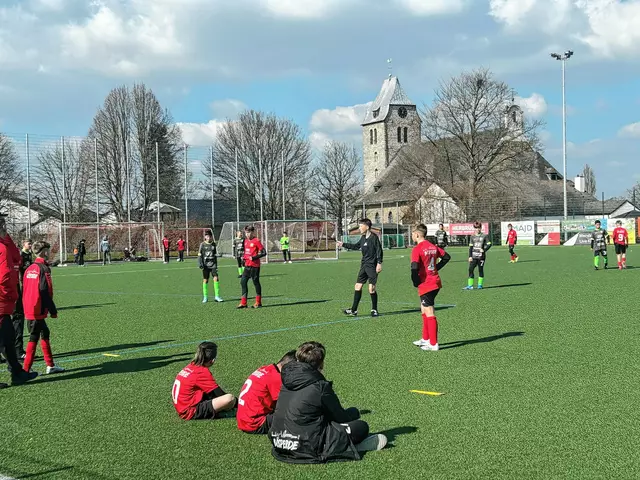 Bei seinem Verein, dem DJK Bösperde, darf Levin nur Freundschaftsspiele pfeifen. Foto: Svenja Ackermann
