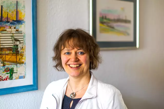 Annette Erdmann würde sich über rege Beteiligung am Chorprojekt der Versöhnungsgemeinde Duisburg-Süd freuen: 
Foto: Rolf Schotsch
