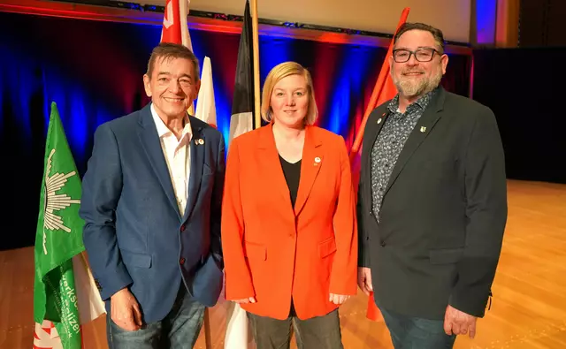 Bürgermeister Werner Arndt (links) begrüßte beim Arbeitnehmerempfang vom Marler DGB-Ortsverband auch Maresa Kallmeier und den Vorsitzenden Thorsten Römer. | Foto: Foto: Stadt Marl 