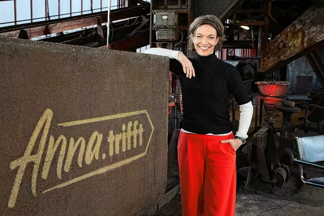 Moderatorin Anna Planken eröffnet mit "Anna.trifft" ein neues Genre: die Talk-Reportage. Foto: WDR