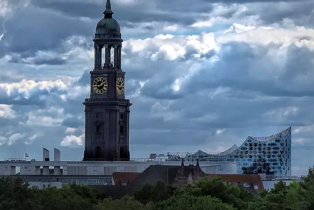 Der Michel von überall zusehen.