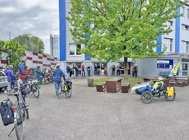 Ankunft am Weigle-Haus - mit Bläserklängen. | Foto: Kirchenkreis Essen/privat