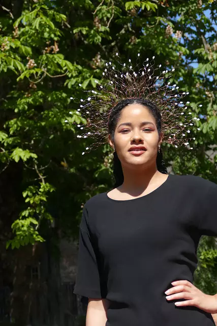 Designerin: Jolie Souverijn; Model: Imane Wijsman.