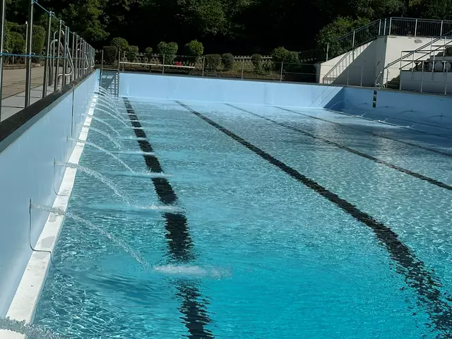 Im Freibad Welper laufen die letzten Vorbereitungsarbeiten. Foto: Stadt Hattingen